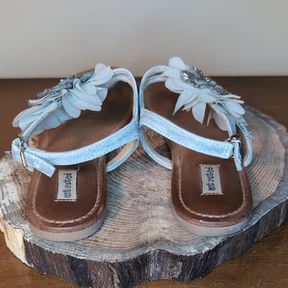 Not Rated Silvery Thong Sandals with Floral Detailed Beaded Embellishments - Picture 5 of 11